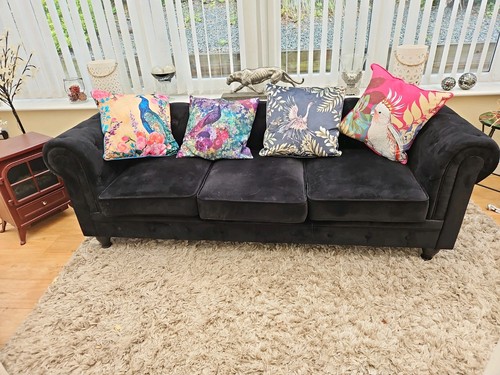 Chesterfield black velvet sofa